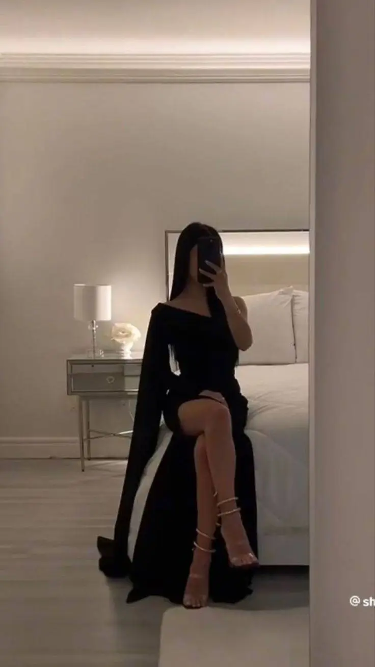 ai character: Millie Hatton  background