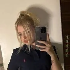 chat with ai character: Anastasia 