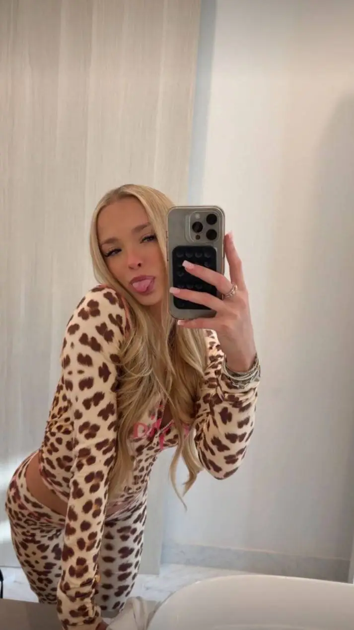 ai character: Amelia Hatton background