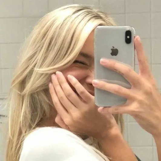 chat with ai character: Faye