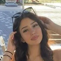 chat with ai character: Camila Cabella