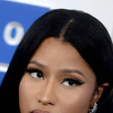 chat with ai character: Nicki Minaj 