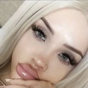 chat with ai character: Millie