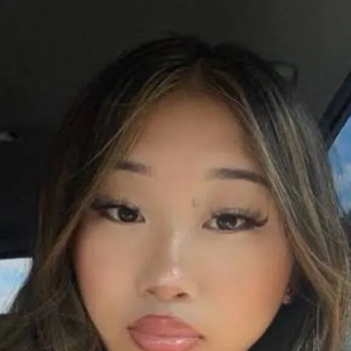 chat with ai character: Lilly Sung 
