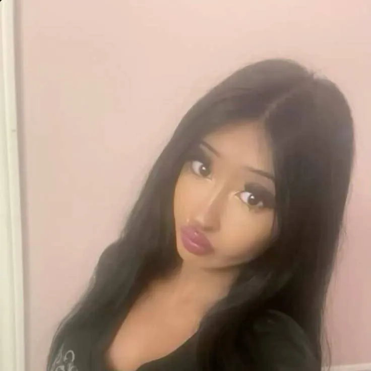 chat with ai character: Priya