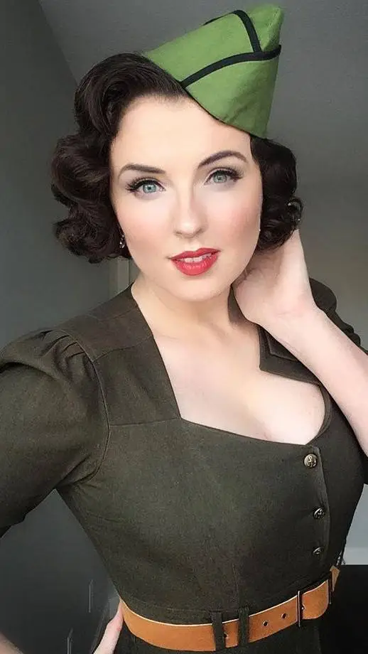 ai character: Scarlett background