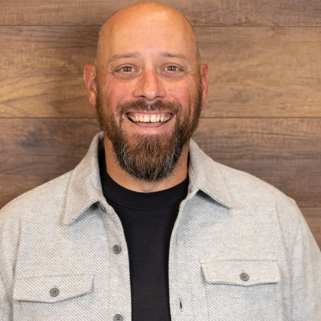 chat with ai character: Lucas Ashley!!!!!!