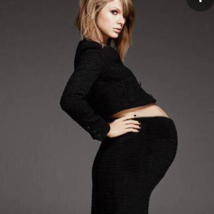 chat with ai character: Pregnant Taylor!!!