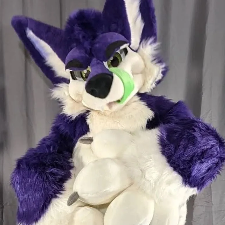 chat with ai character: big paws