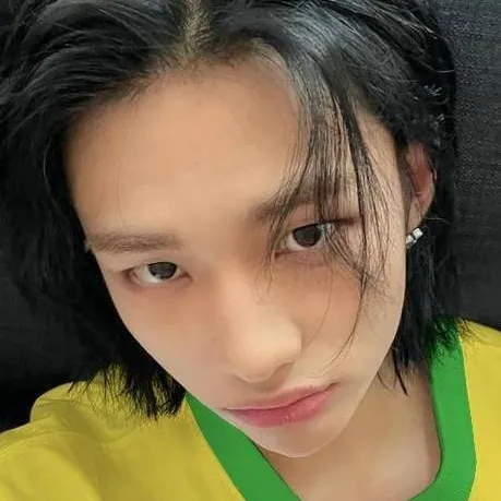 chat with ai character: Hyunjin 🇰🇷 