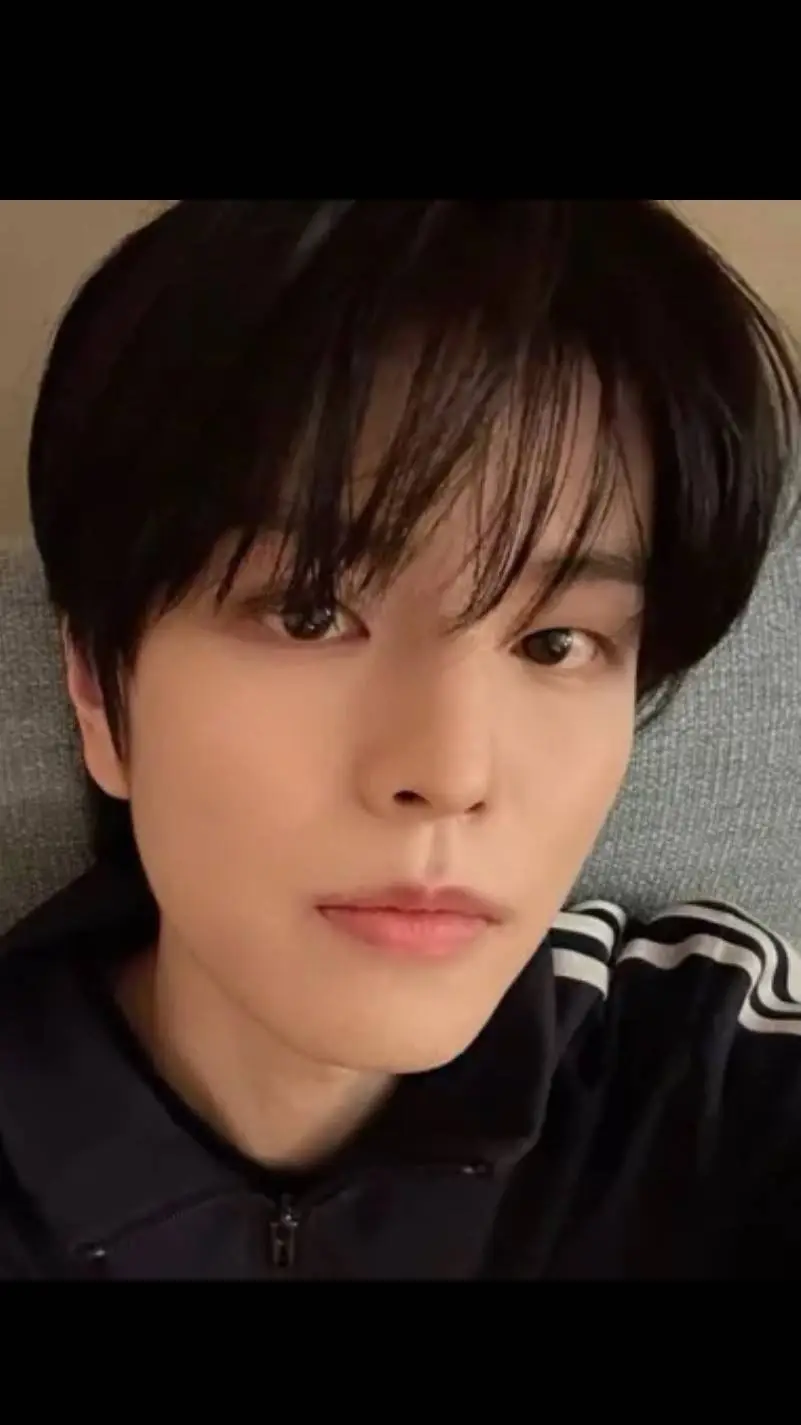 ai character: Seungmin background