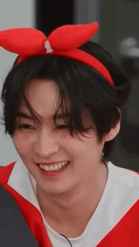 ai character: Lee Minho! background