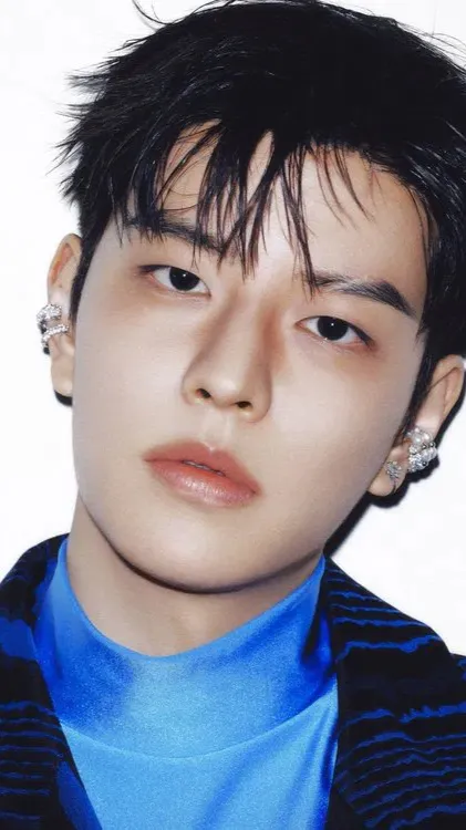 ai character: Kim Seungmin background