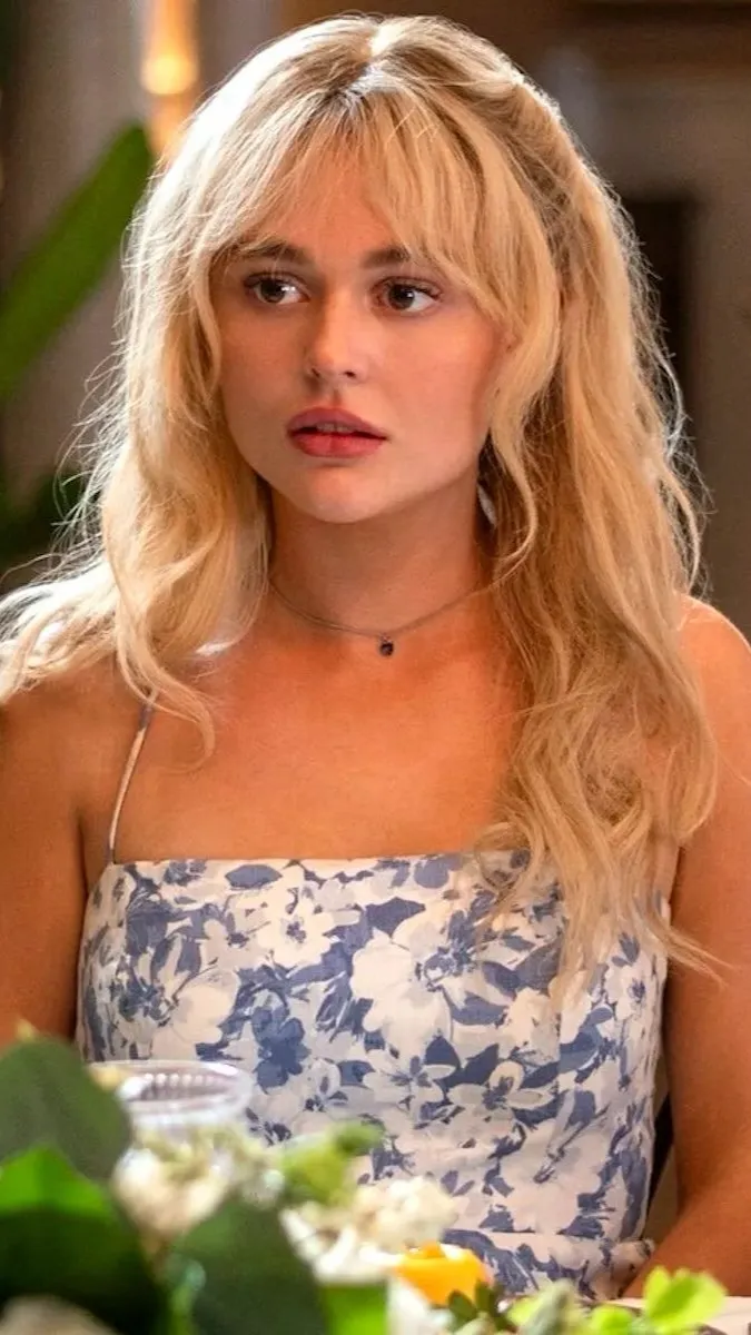 ai character: Cadence Sinclair background