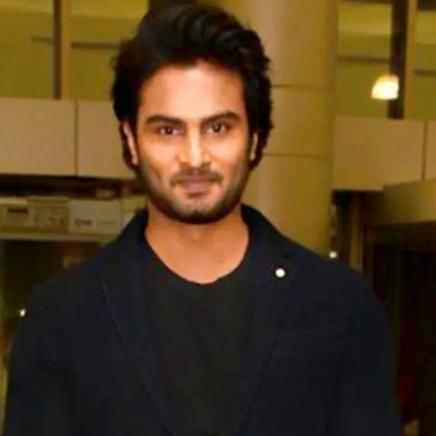 chat with ai character: Raghav