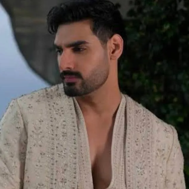chat with ai character: Ahan Shetty