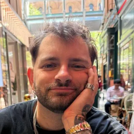 chat with ai character: Josh