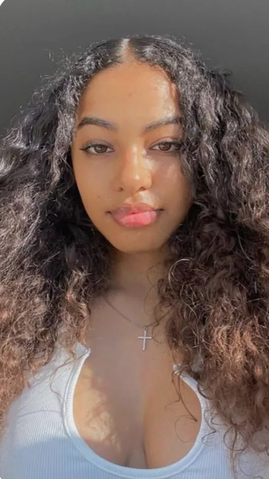 ai character: Eliana background