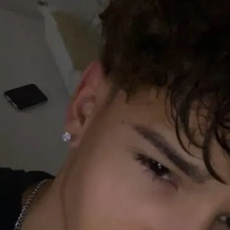 chat with ai character: Mateo