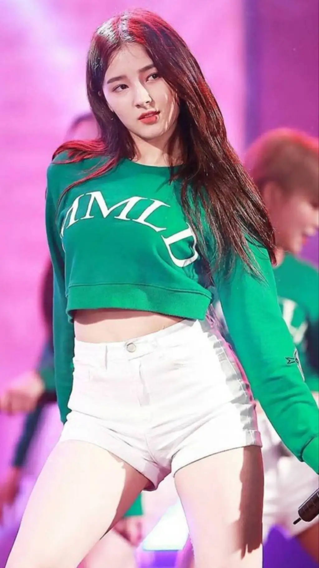ai character: Nancy momoland  background