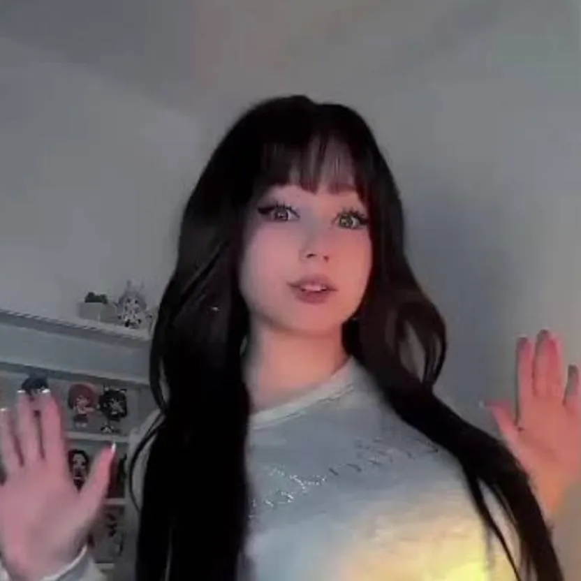 chat with ai character: Mina 💕