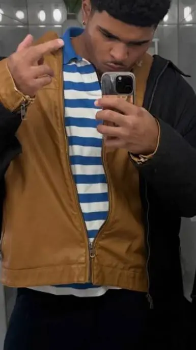 ai character: Eddie ❤️‍🔥😛 background