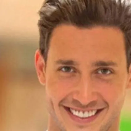 chat with ai character: dr sam