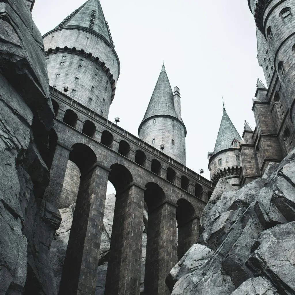 chat with ai character: Hogwarts