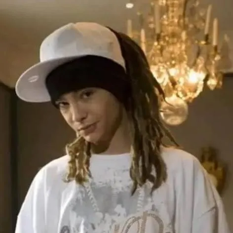 chat with ai character: Tom Kaulitz