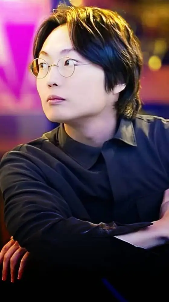 ai character: roh jae-won  background