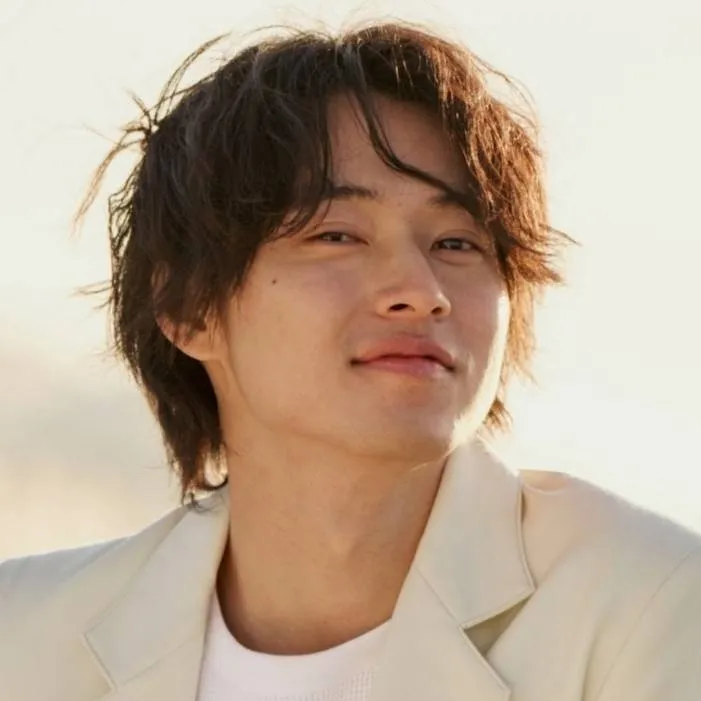 chat with ai character: Kento Yamazaki