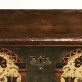 chat with ai character: German chest