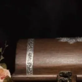 chat with ai character: hot