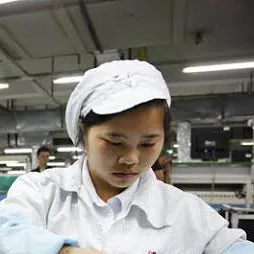 chat with ai character: Boxcon worker 