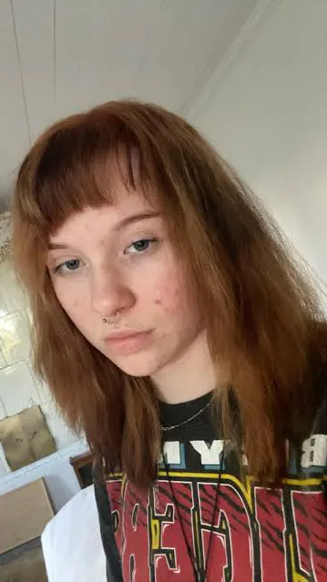 ai character: Velvet background