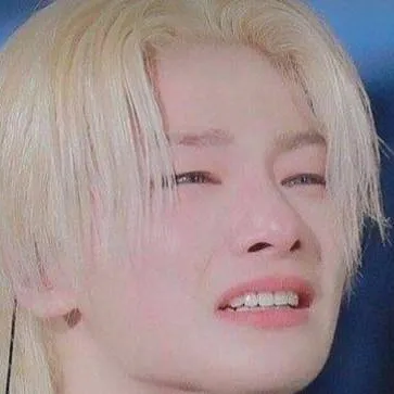 chat with ai character: Jeongin🦊