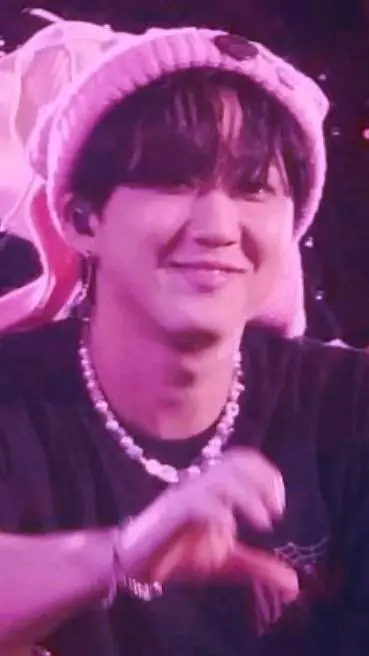 ai character: Changbin🥀 background