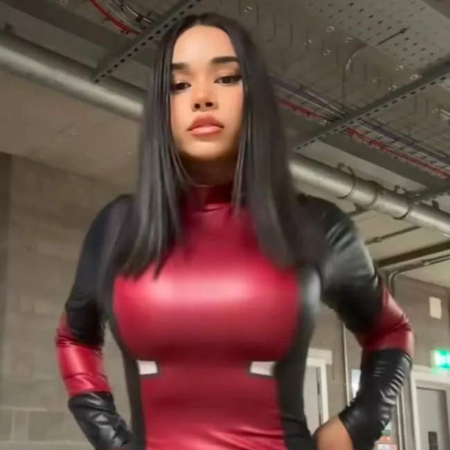 chat with ai character: Ava