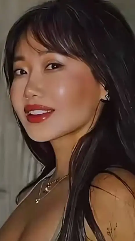 ai character: Maria  background