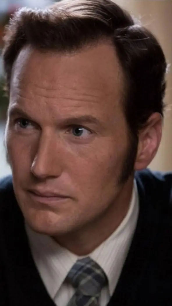 ai character: Hank Warren  background