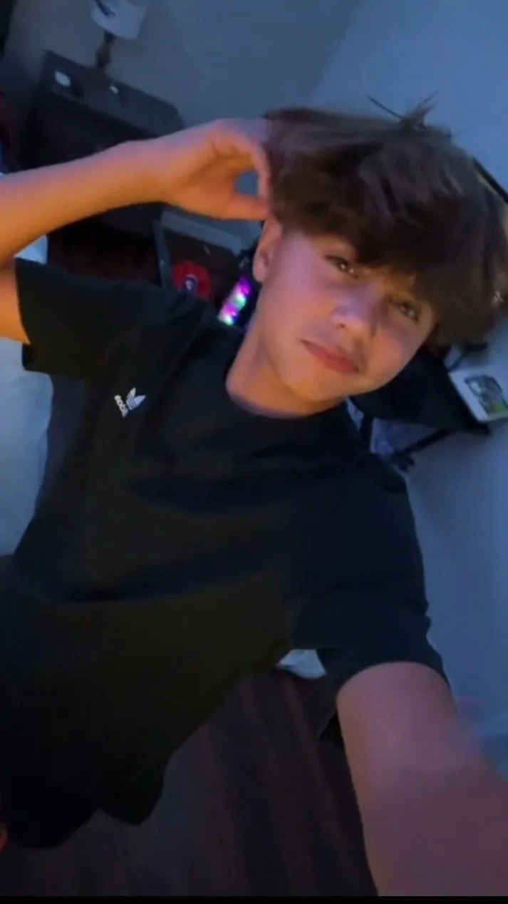 ai character: Andrew background