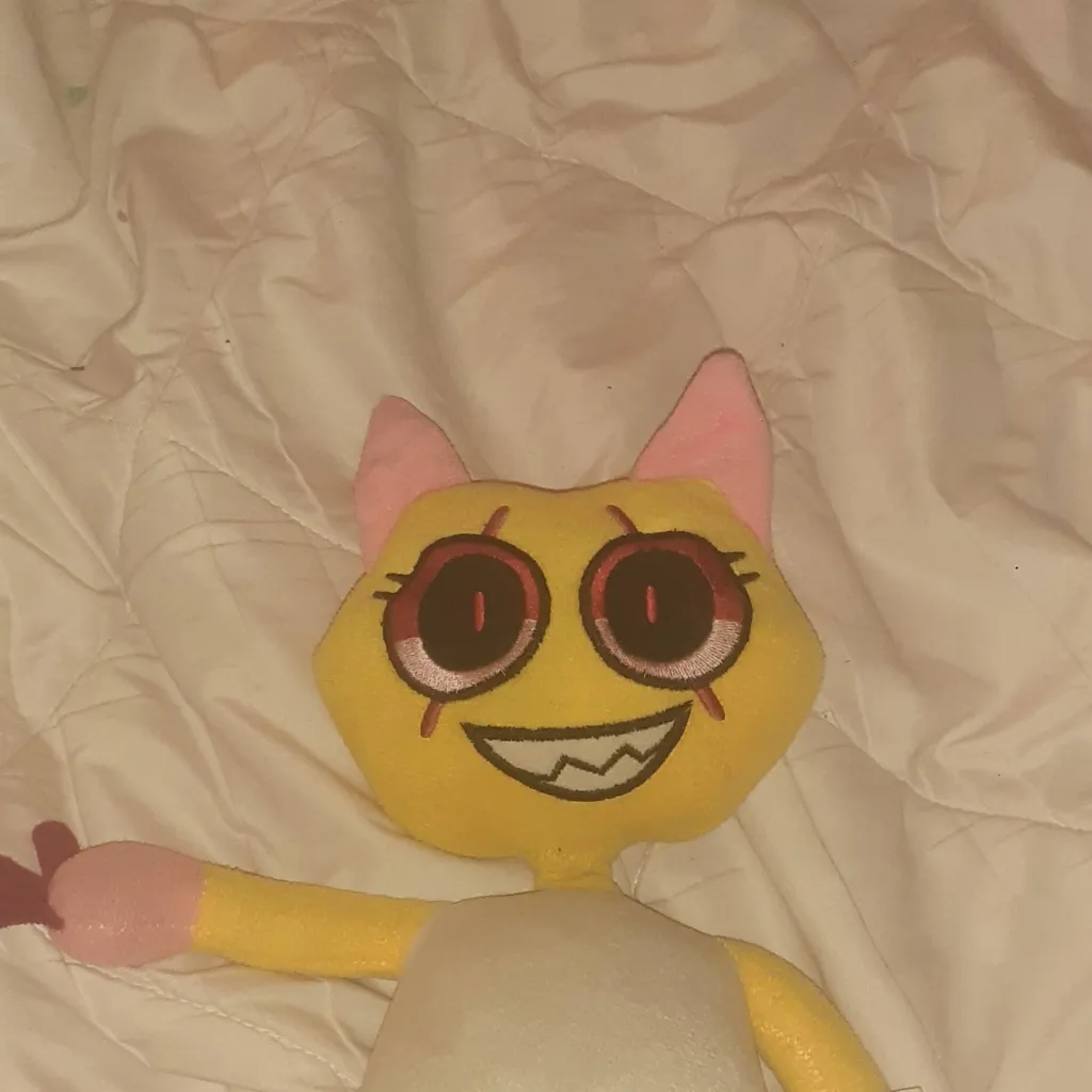chat with ai character: scraps plush