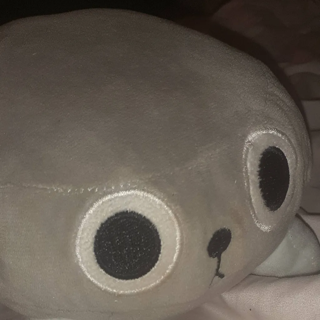 chat with ai character: pebble