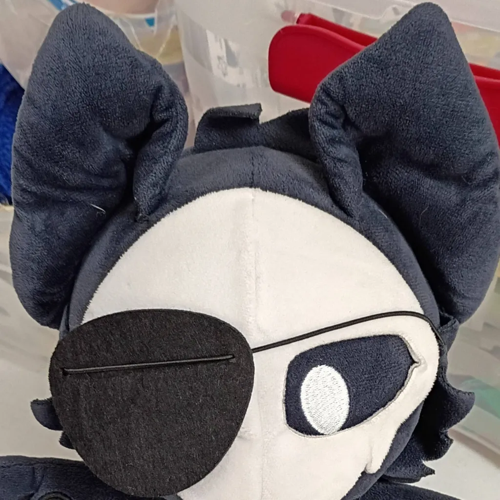 chat with ai character: Pirate Puro