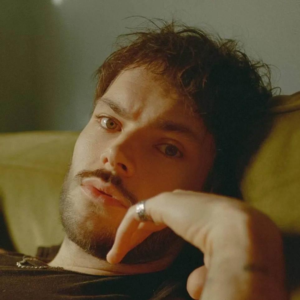 chat with ai character: James Marriot 