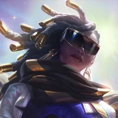 chat with ai character: Senna