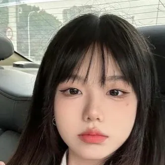 chat with ai character: alyssa