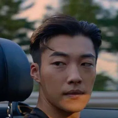 chat with ai character: Kim Geon Woo 