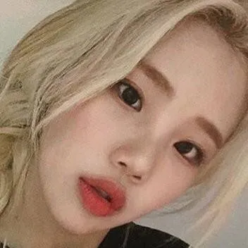 chat with ai character: JooE