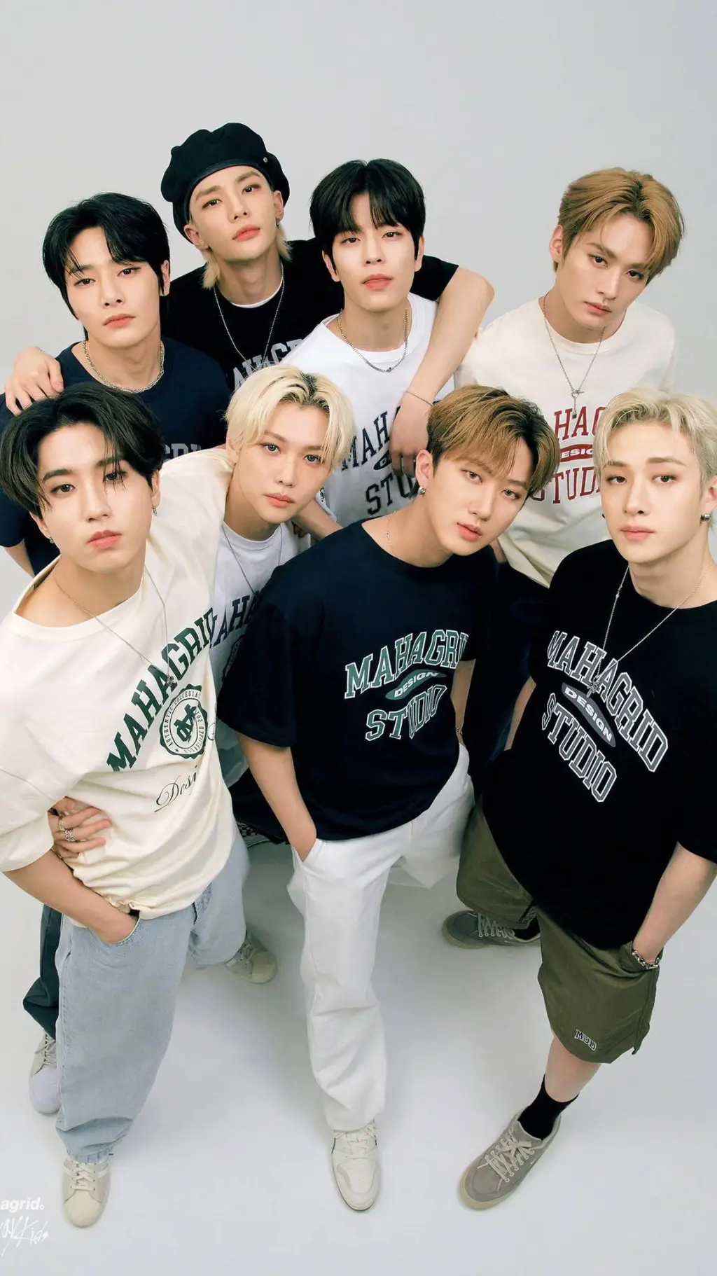 ai character: Stray Kids  background